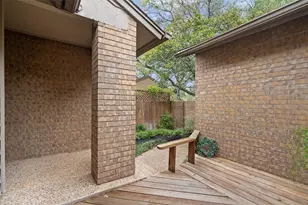 5724 N Scout Island Cir, Austin, TX 78731 - Photo 15
