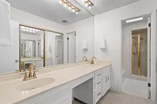 5724 N Scout Island Cir, Austin, TX 78731 - Photo 33