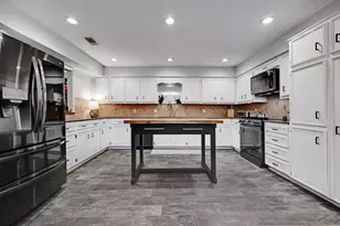 11133 Pinehurst Dr, Austin, TX 78747 - Photo 15