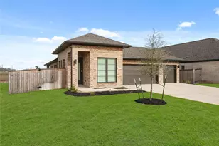 135 Plumbago Loop, Bastrop, TX 78602 - Photo 3