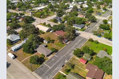 674 N Polk Street, Giddings, TX 78942 - Photo 23