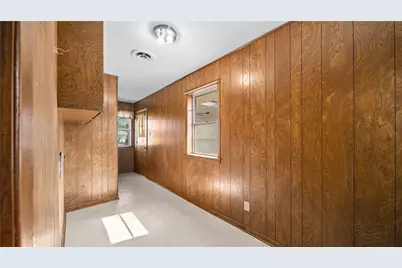 674 N Polk Street, Giddings, TX 78942 - Photo 17