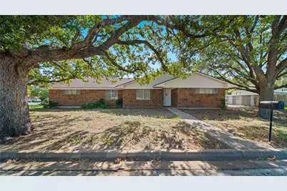 674 N Polk Street, Giddings, TX 78942 - Photo 1