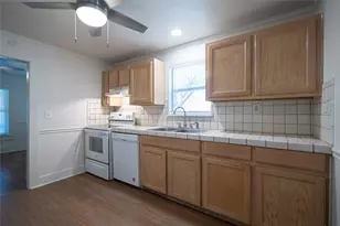 603 S Laurel Ave, Luling, TX 78648 - Photo 11