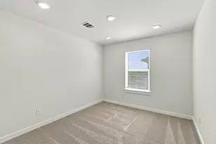 140 Bloomington Loop, Hutto, TX 78634 - Photo 25