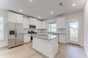 140 Bloomington Loop, Hutto, TX 78634 - Photo 7