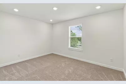 140 Bloomington Loop, Hutto, TX 78634 - Photo 27