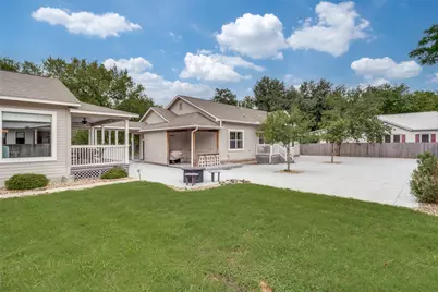 911 Farm Street, Bastrop, TX 78602 - Photo 23