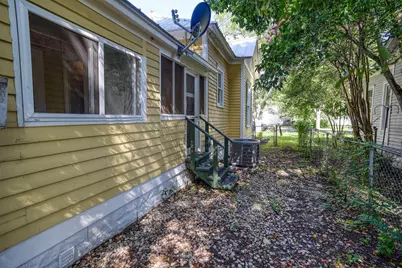 602 Mills Street, Smithville, TX 78957 - Photo 31