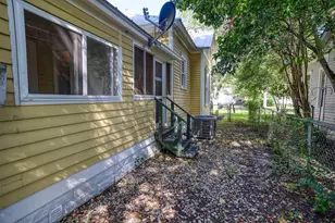 602 Mills St, Smithville, TX 78957 - Photo 31