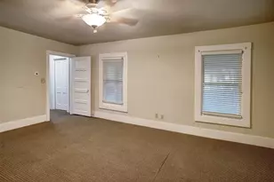 602 Mills St, Smithville, TX 78957 - Photo 15