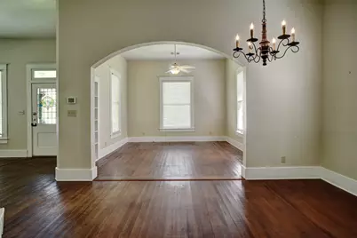 602 Mills Street, Smithville, TX 78957 - Photo 7