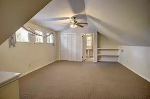 602 Mills St, Smithville, TX 78957 - Photo 21