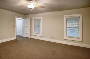 602 Mills St, Smithville, TX 78957 - Photo 15