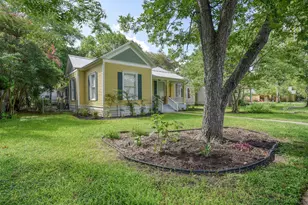 602 Mills St, Smithville, TX 78957 - Photo 29