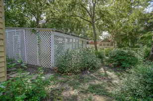 602 Mills St, Smithville, TX 78957 - Photo 33