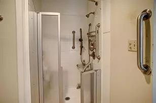 602 Mills St, Smithville, TX 78957 - Photo 17