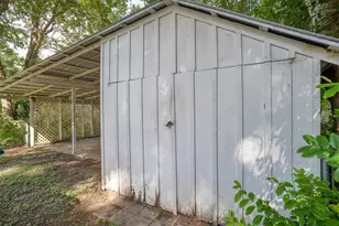 602 Mills St, Smithville, TX 78957 - Photo 33