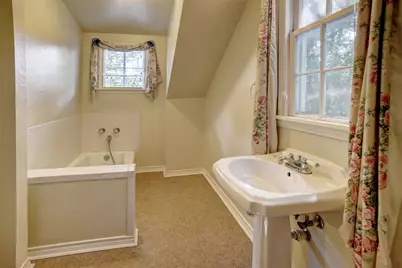 602 Mills Street, Smithville, TX 78957 - Photo 21