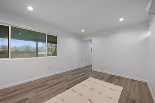 901 Valdez St, Austin, TX 78741 - Photo 9