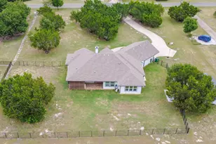 105 Sonora Dr, Bertram, TX 78605 - Photo 3