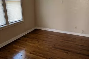 724 W 8th St, Taylor, TX 76574 - Photo 5