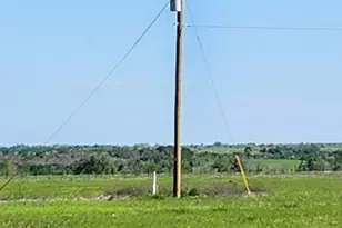 3001 Dolphin Dr, Coupland, TX 78615 - Photo 7