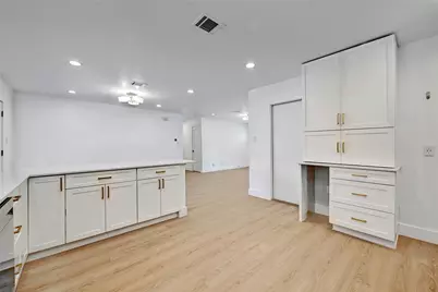 2604 Berkett Drive, Austin, TX 78745 - Photo 9