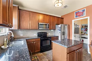 326 Comal Run, Hutto, TX 78634 - Photo 7