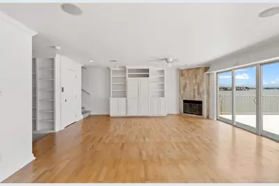 625 Horseshoe Bay Boulevard, Horseshoe Bay, TX 78657 - Photo 9