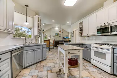300 Valley Oak Drive, Dripping Springs, TX 78620 - Photo 9