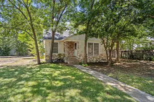 1121 Lexington St, Taylor, TX 76574 - Photo 1