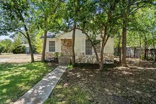 1121 Lexington St, Taylor, TX 76574 - Photo 3