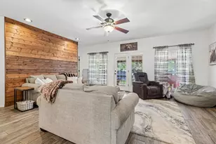 241 Laura Ln, Bastrop, TX 78602 - Photo 9