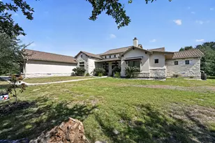 645 Strada Luca, Florence, TX 76527 - Photo 3