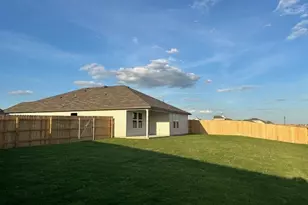 206 Perry Pl, Rockdale, TX 76567 - Photo 9