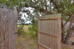 600 Grand Prairie Cir, Dripping Springs, TX 78620 - Photo 3