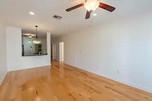 910 W 25th St, Austin, TX 78705 - Photo 7