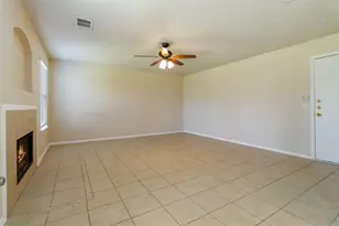 401 Spruce Dr, Kyle, TX 78640 - Photo 7