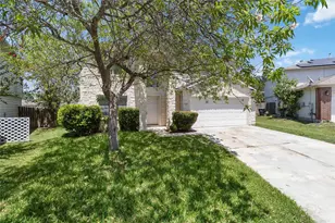 401 Spruce Dr, Kyle, TX 78640 - Photo 3