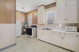 303 Vernon St, Taylor, TX 76574 - Photo 27