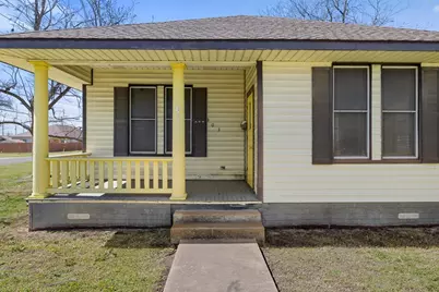 303 Vernon Street, Taylor, TX 76574 - Photo 3