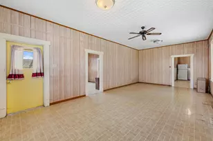 303 Vernon St, Taylor, TX 76574 - Photo 13