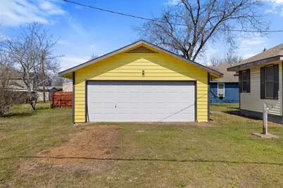 303 Vernon Street, Taylor, TX 76574 - Photo 5