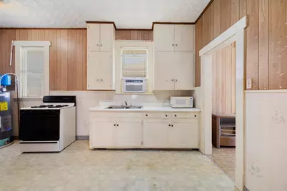 303 Vernon Street, Taylor, TX 76574 - Photo 25