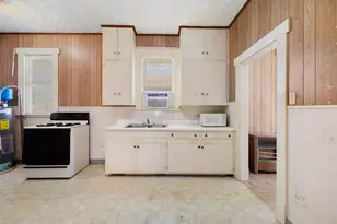 303 Vernon St, Taylor, TX 76574 - Photo 25
