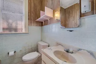 303 Vernon St, Taylor, TX 76574 - Photo 23