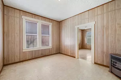 303 Vernon Street, Taylor, TX 76574 - Photo 31