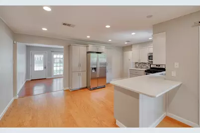8202 Polar Drive, Austin, TX 78757 - Photo 9