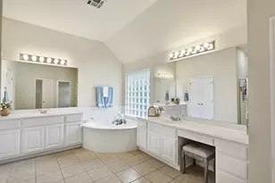 2701 Michelle Lynne Cove, Round Rock, TX 78681 - Photo 17